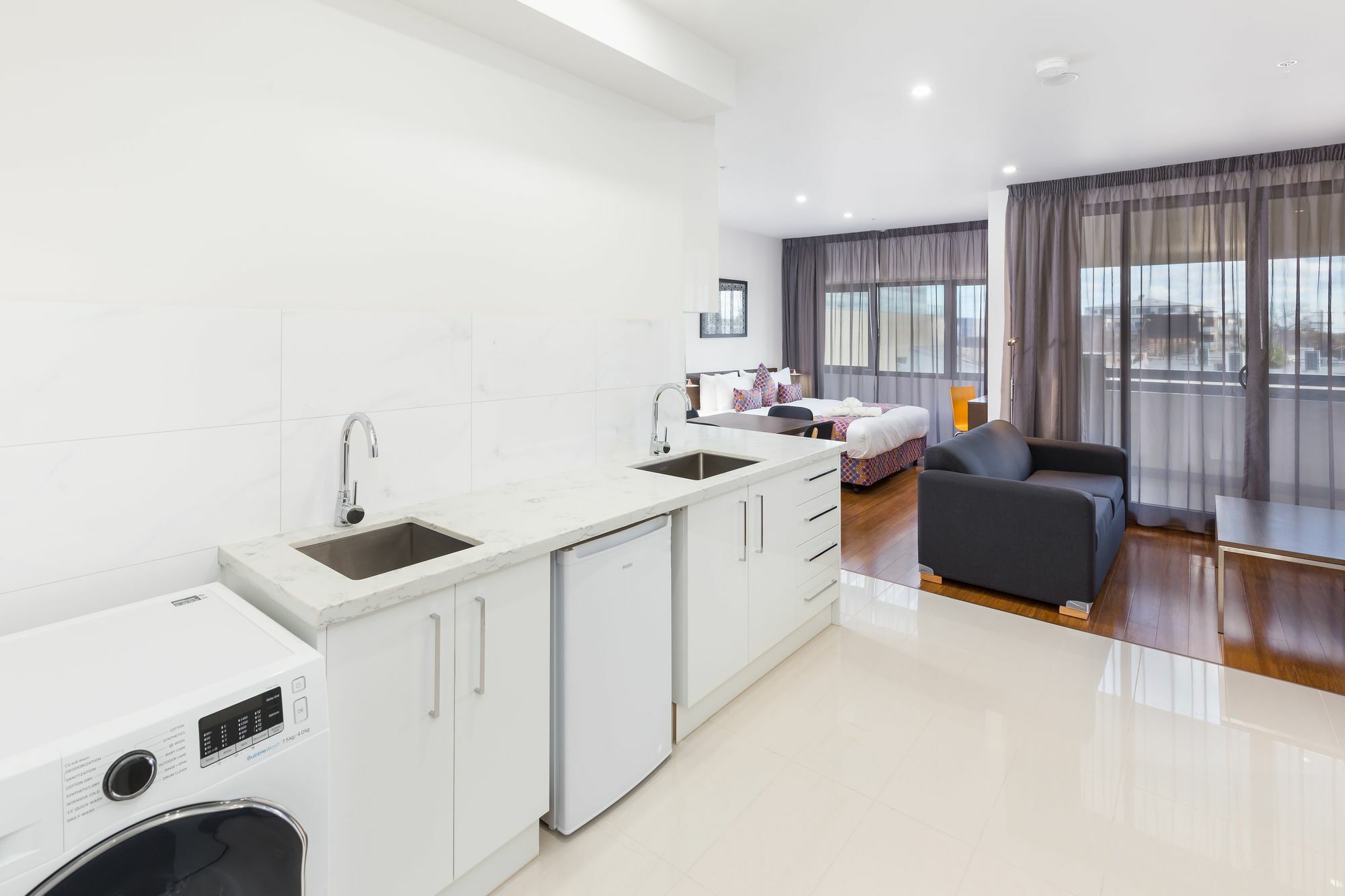 City Edge Dandenong Apartment Hotel Екстер'єр фото