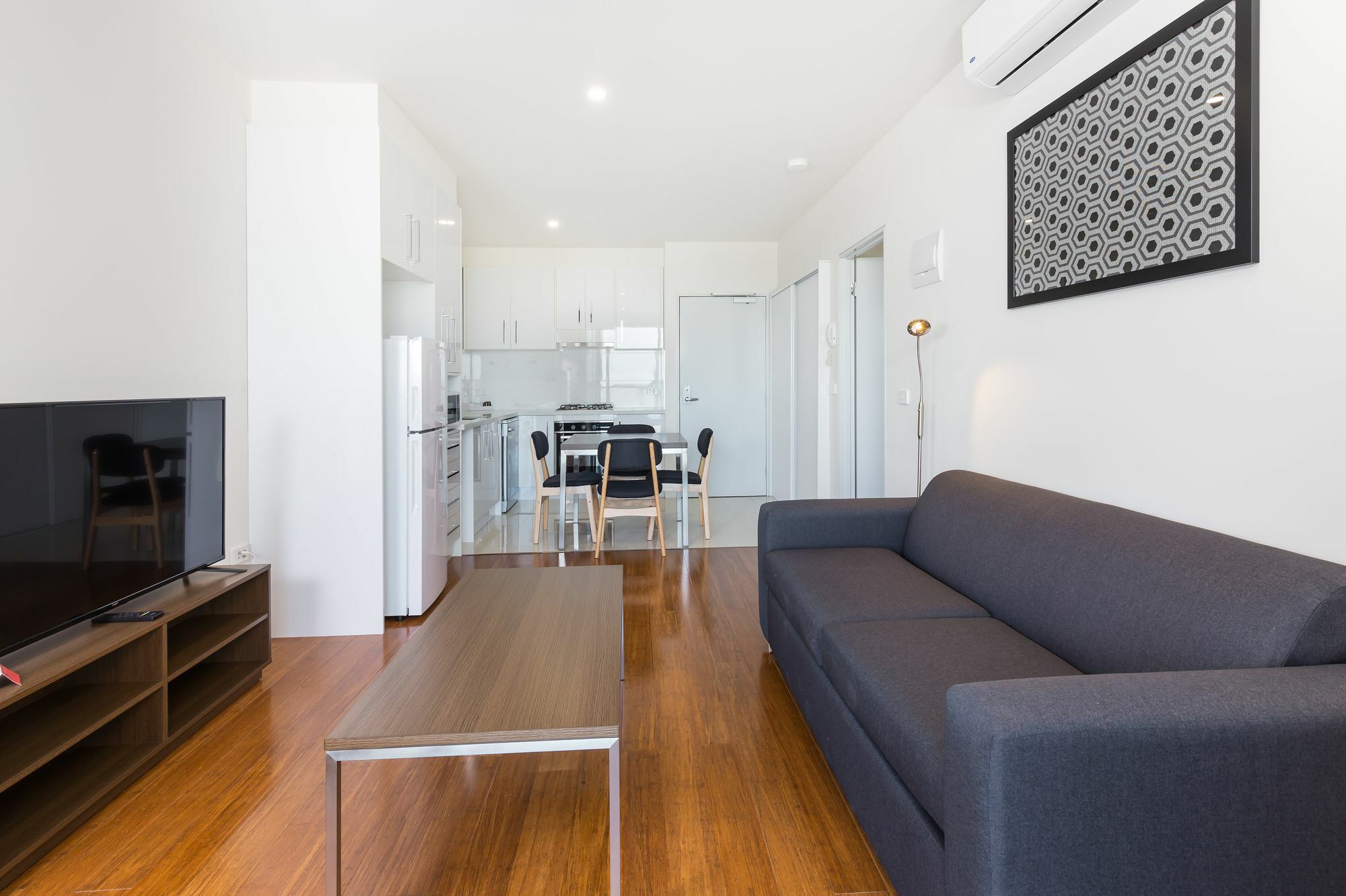 City Edge Dandenong Apartment Hotel Екстер'єр фото