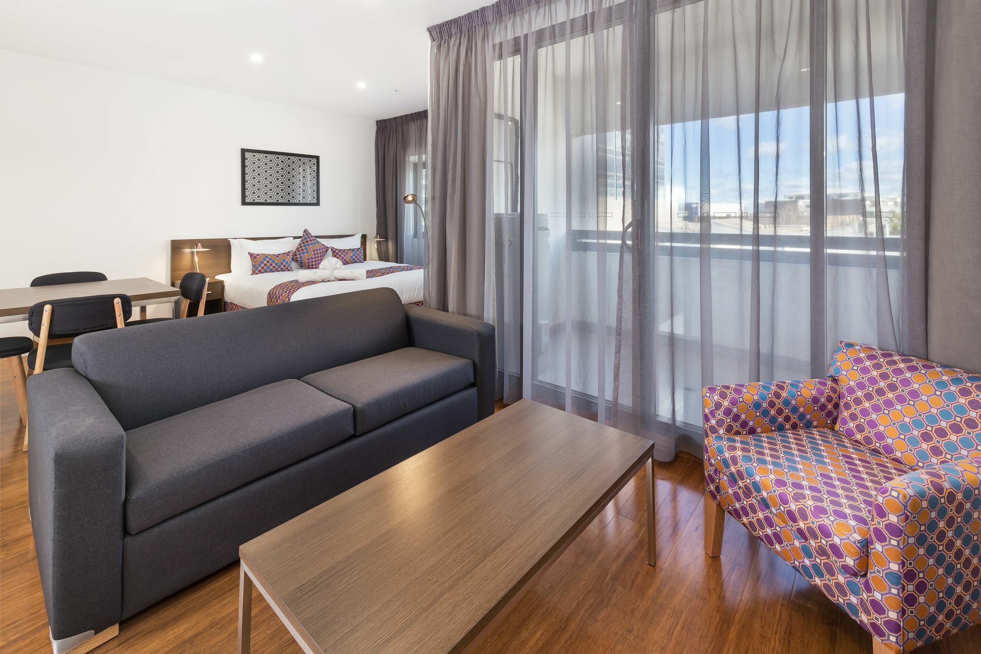 City Edge Dandenong Apartment Hotel Екстер'єр фото